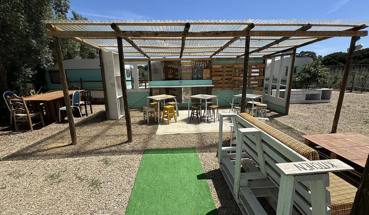 Vdb Lodge - Coworking Space - Work Relax & Sleep Sobreda Exterior photo